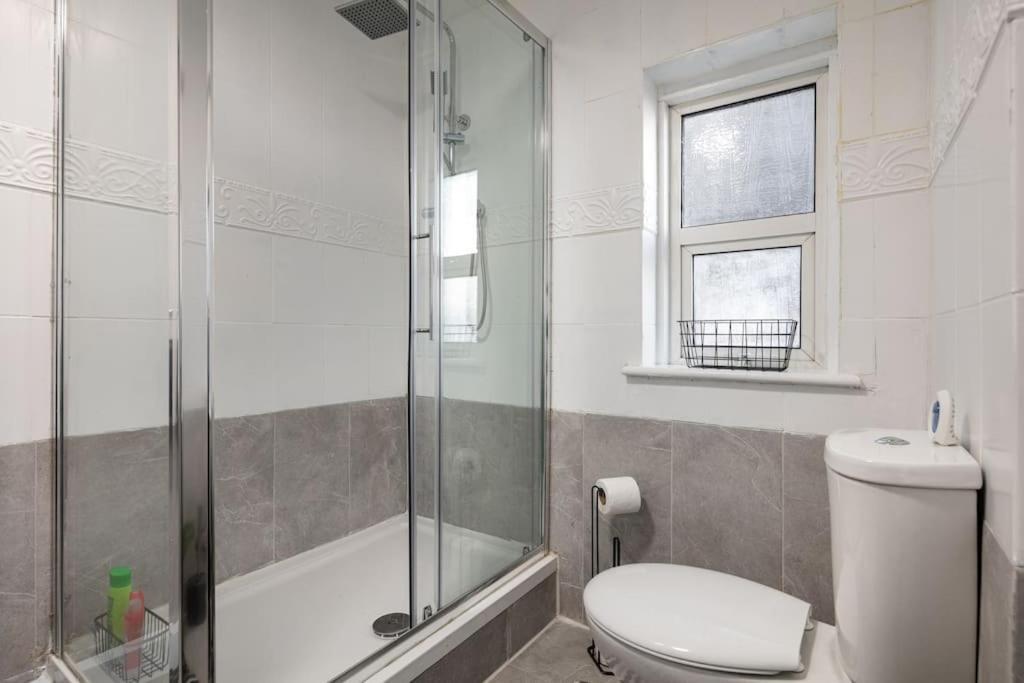 2A - Bright & Airy 2 Bed Flat - 20 Mins To Central Лондон Экстерьер фото