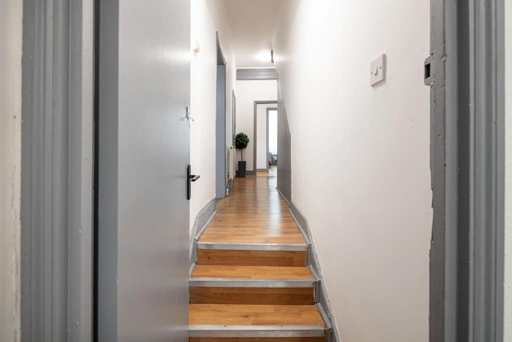 2A - Bright & Airy 2 Bed Flat - 20 Mins To Central Лондон Экстерьер фото