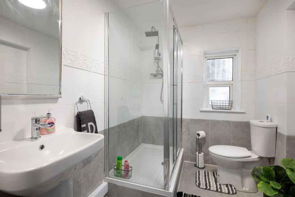 2A - Bright & Airy 2 Bed Flat - 20 Mins To Central Лондон Экстерьер фото
